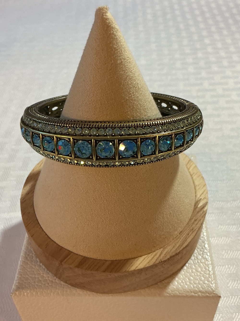 Heidi Daus Vintage Blue Swarovski Crystal Aquamarine Bronze Tone Hinged Bangle
